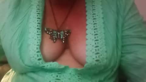 Snapshot of lcaliente chatting on October 2025 11:10:01 AM lcaliente online show from October 2025 11:10:01 AM