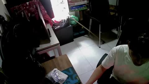 Snapshot of le_petit_princeb612 chatting on September 2025 03:33:01 PM andres online show from September 2025 03:33:01 PM