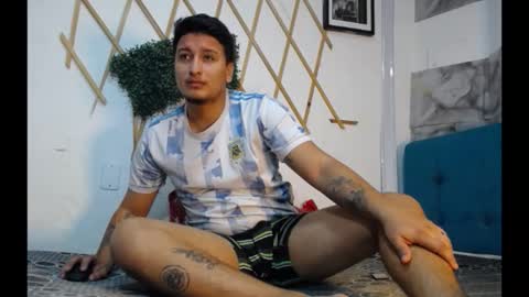 Snapshot of le_petit_princeb612 chatting on November 2025 12:07:02 PM andres online show from November 2025 12:07:02 PM