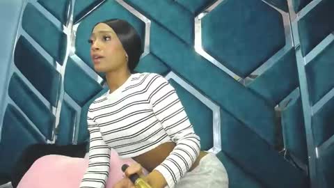 lea sewwtly online show from October 2025 01:25:02 PM