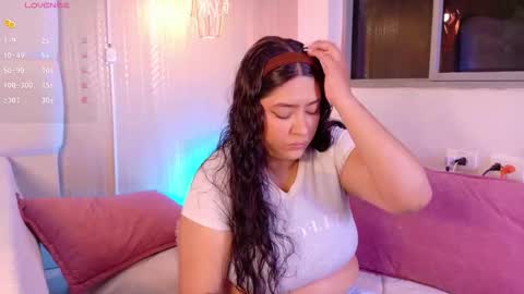 Snapshot of leah_bensoon chatting on October 2025 03:07:02 PM Leah online show from October 2025 03:07:02 PM