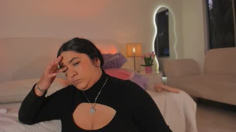 Snapshot of leah_bensoon chatting on October 2025 04:09:02 PM Leah online show from October 2025 04:09:02 PM