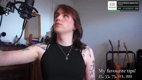 Snapshot of leah_lust_ chatting on September 2025 02:51:01 PM leah_lust_ online show from September 2025 02:51:01 PM