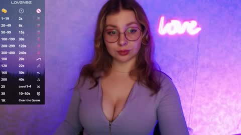 Leah Barton online show from March 2025 02:23:02 PM