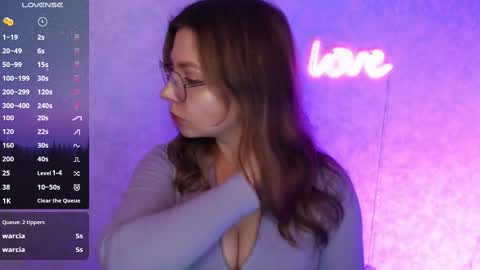 Leah Barton online show from March 2025 01:37:01 PM