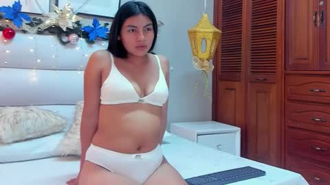 Leah  online show from November 2025 10:34:02 PM