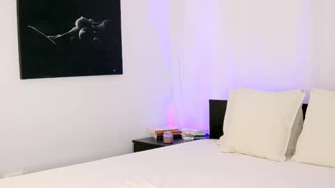 Leah online show from October 2025 07:05:02 AM