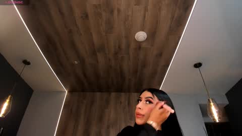 leahlombardi_ online show from October 2025 03:04:01 AM