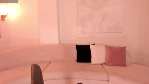 Snapshot of leahnovac chatting on September 2025 11:22:02 AM leahnovac online show from September 2025 11:22:02 AM