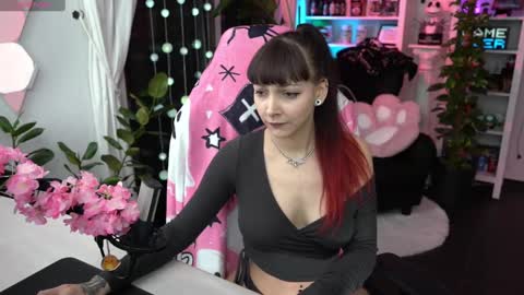 Leah online show from February 2025 08:53:02 PM