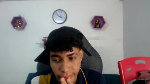 leam_1 online show from November 2025 09:48:01 PM