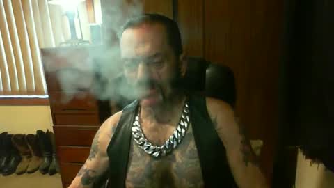 Snapshot of leathergreaser chatting on December 2024 07:44:01 PM leathergreaser online show from December 2024 07:44:01 PM