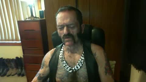 Snapshot of leathergreaser chatting on December 2024 10:48:02 PM leathergreaser online show from December 2024 10:48:02 PM