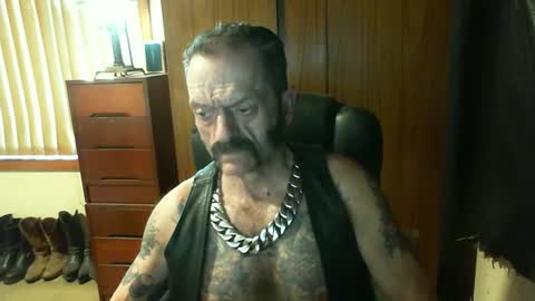 Snapshot of leathergreaser chatting on December 2024 08:28:02 AM leathergreaser online show from December 2024 08:28:02 AM