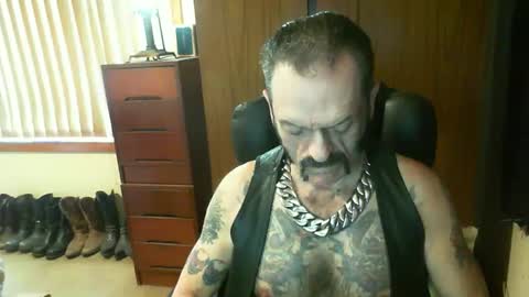 Snapshot of leathergreaser chatting on December 2024 12:26:01 AM leathergreaser online show from December 2024 12:26:01 AM