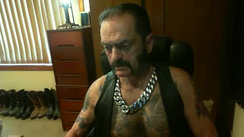 Snapshot of leathergreaser chatting on December 2024 02:06:02 AM leathergreaser online show from December 2024 02:06:02 AM
