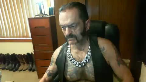 Snapshot of leathergreaser chatting on December 2024 07:42:02 PM leathergreaser online show from December 2024 07:42:02 PM