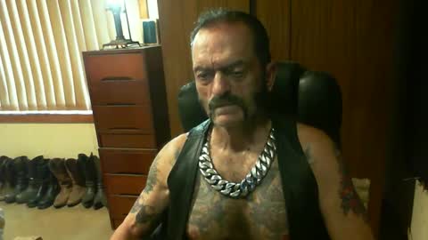 Snapshot of leathergreaser chatting on January 2025 10:24:02 PM leathergreaser online show from January 2025 10:24:02 PM