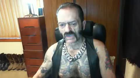 Snapshot of leathergreaser chatting on January 2025 07:17:01 PM leathergreaser online show from January 2025 07:17:01 PM