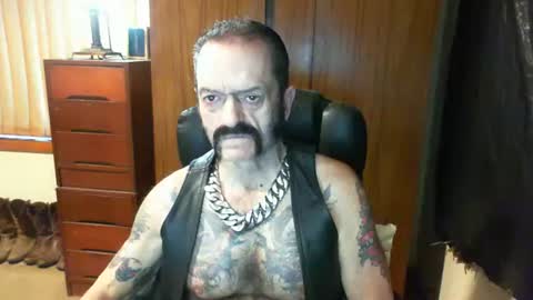 Snapshot of leathergreaser chatting on January 2025 07:34:01 PM leathergreaser online show from January 2025 07:34:01 PM