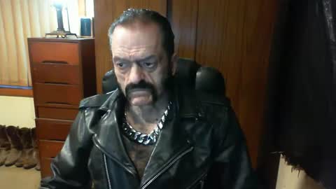 Snapshot of leathergreaser chatting on January 2025 07:20:02 PM leathergreaser online show from January 2025 07:20:02 PM