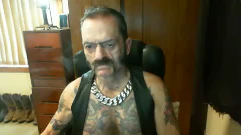 Snapshot of leathergreaser chatting on February 2025 01:45:02 AM leathergreaser online show from February 2025 01:45:02 AM