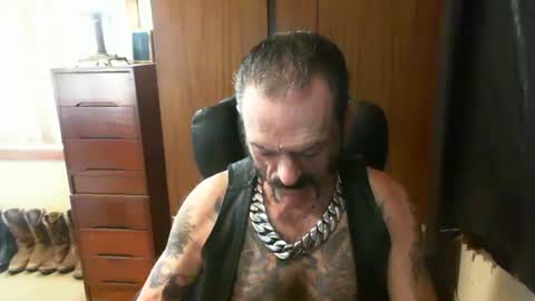 Snapshot of leathergreaser chatting on February 2025 07:26:01 AM leathergreaser online show from February 2025 07:26:01 AM