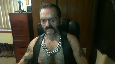 Snapshot of leathergreaser chatting on March 2025 08:50:02 PM leathergreaser online show from March 2025 08:50:02 PM