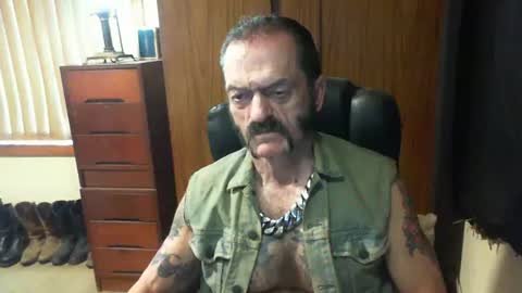 Snapshot of leathergreaser chatting on March 2025 09:42:02 PM leathergreaser online show from March 2025 09:42:02 PM