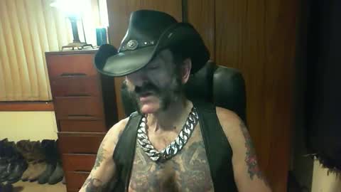 Snapshot of leathergreaser chatting on September 2025 08:42:02 AM leathergreaser online show from September 2025 08:42:02 AM