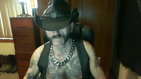 Snapshot of leathergreaser chatting on November 2025 07:59:01 PM leathergreaser online show from November 2025 07:59:01 PM