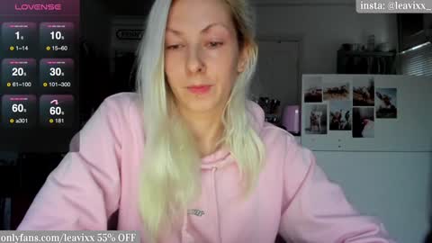 LeaVixx online show from December 2024 03:12:02 PM