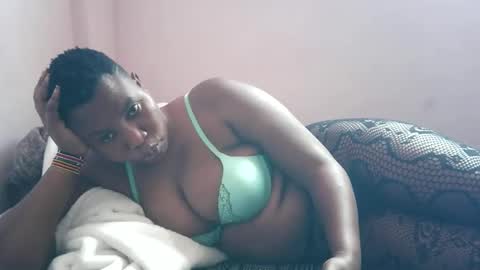 Snapshot of leekekee chatting on October 2025 08:07:01 AM leekekee online show from October 2025 08:07:01 AM