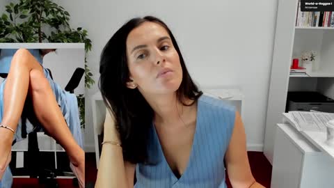 Elle  online show from September 2025 06:02:02 AM