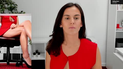 Elle  online show from September 2025 10:17:01 AM