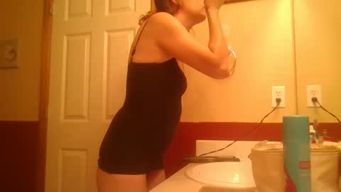 Snapshot of legzbailey chatting on September 2025 05:20:02 AM taylor babe1 online show from September 2025 05:20:02 AM