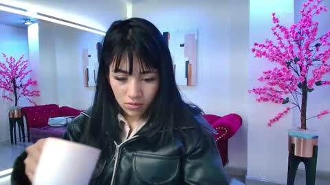 Leia.  online show from November 2025 12:05:02 PM