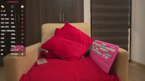 Leah online show from October 2025 07:14:02 PM