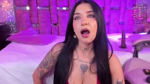 Snapshot of leiawong chatting on November 2025 04:45:02 AM Leia online show from November 2025 04:45:02 AM