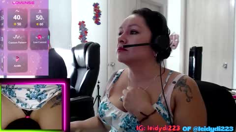 LeidyDi223 online show from September 2025 03:24:01 PM