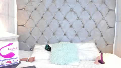 LEIGH ANGELS online show from December 2024 04:16:02 AM