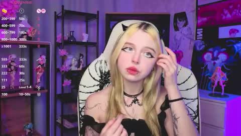 Snapshot of leiladwight chatting on November 2025 04:03:01 PM Leila online show from November 2025 04:03:01 PM