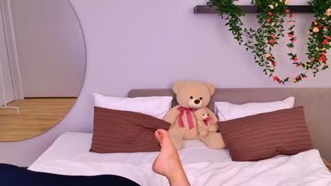 Snapshot of leilalawson chatting on February 2025 11:12:02 AM LeilaLawson online show from February 2025 11:12:02 AM