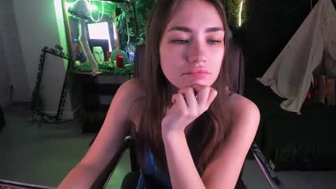 Snapshot of leilarai chatting on February 2025 09:47:02 AM Leila Rai online show from February 2025 09:47:02 AM