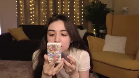 Luna online show from November 2025 06:08:01 PM