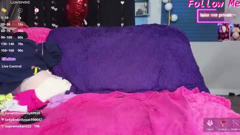 Junie 3 online show from February 2025 10:28:01 AM