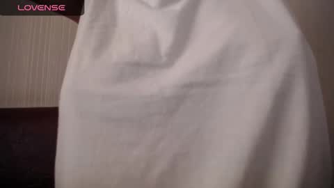 Snapshot of lenagolden chatting on October 2025 09:50:02 AM lenagolden online show from October 2025 09:50:02 AM