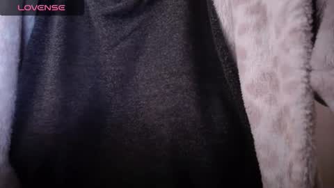 Snapshot of lenagolden chatting on October 2025 11:10:01 AM lenagolden online show from October 2025 11:10:01 AM