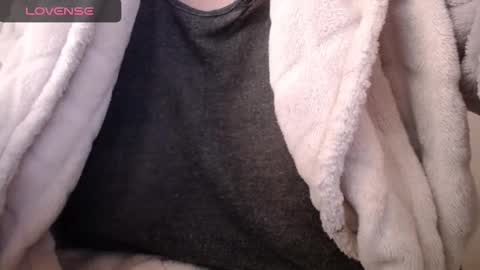 Snapshot of lenagolden chatting on October 2025 09:54:01 AM lenagolden online show from October 2025 09:54:01 AM