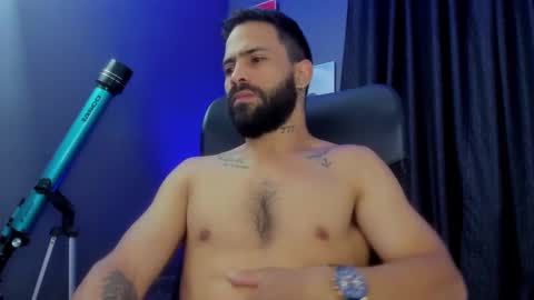Snapshot of leo_diaz01 chatting on December 2024 01:11:01 AM Leo Diaz online show from December 2024 01:11:01 AM